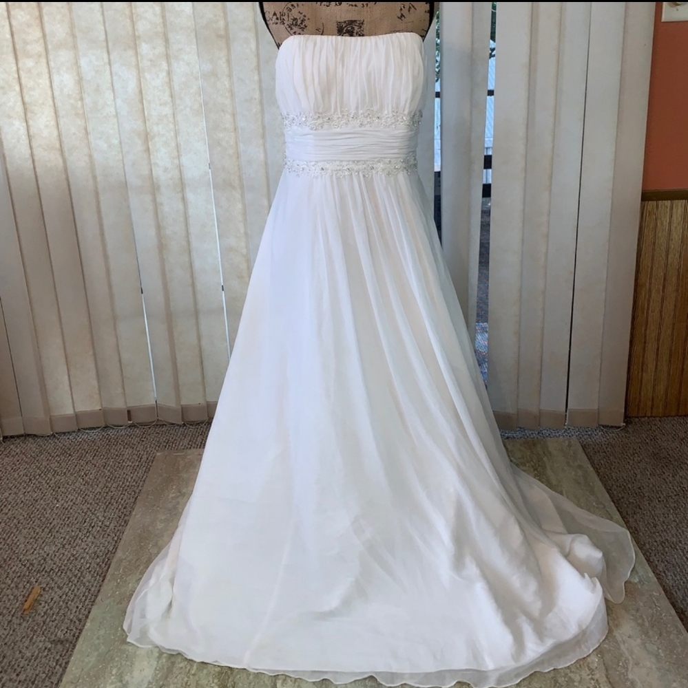 Wedding dress plus